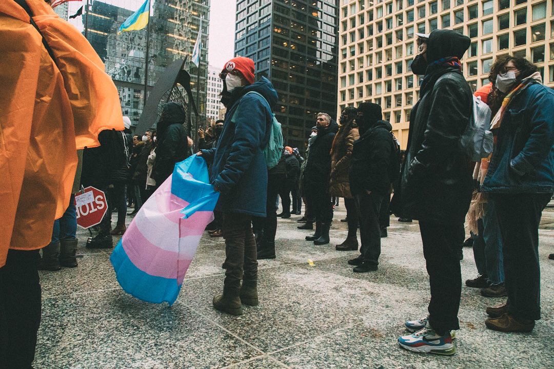 thought_poet77's tweet photo. A rally & report card on trans rights/A needed reminder that #BlackTransLivesMatter..
____
#EliseMalary
#HeartMelanin #ThoughtPoetsOpinion #dreamtrapping #DefundCPD #loriliefoot
#WeKeepUsSafe #ChicagoWithoutPolice #AWorldWithoutPolice https://t.co/X5aI9UDkc7