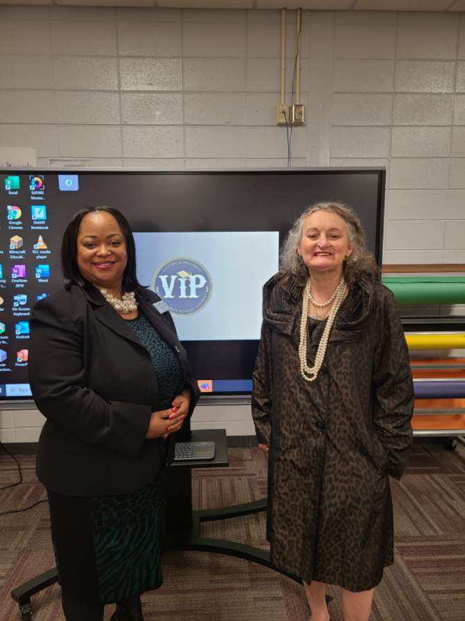 Crystal_Noles's tweet photo. Principal for the Day! Thank you to our community partners for investing their time with our students, faculty, and staff. Mr. Belvin Ware and Mrs. June O'Neal were amazing! We appreciate you!

#WeaverStrong https://t.co/N8RgnnfqEq