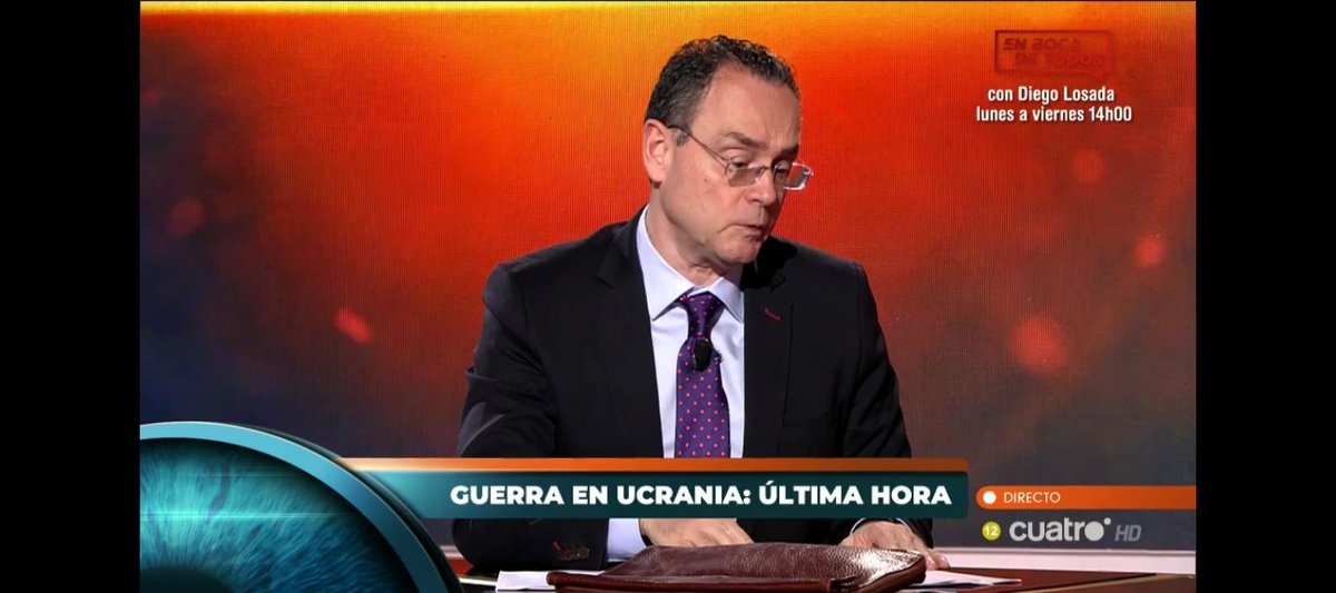#Horizonte <a href="/navedelmisterio/">Iker Jiménez</a> <a href="/geoestratego/">Pedro Baños Bajo</a> que miedo lo que está contando el coronel, dice que hay 16 españoles marcados, en una lista, amenazados por pro rusos, que Ruben está en esa lista...