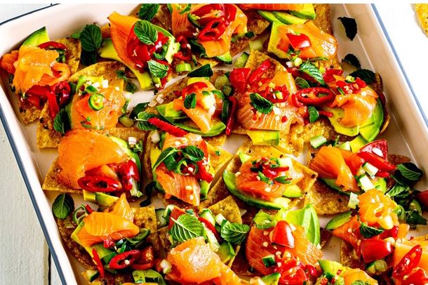 RECIPE: Local smoked salmon adds a fresh twist to classic nachos in this recipe. Perfect for the weekend, this takes just 15 minutes to whip up and is packed with nourishing vitamins, minerals and healthy long-chain Omega-3s 🐟

Find the recipe here: ow.ly/1S9H50IxIbL