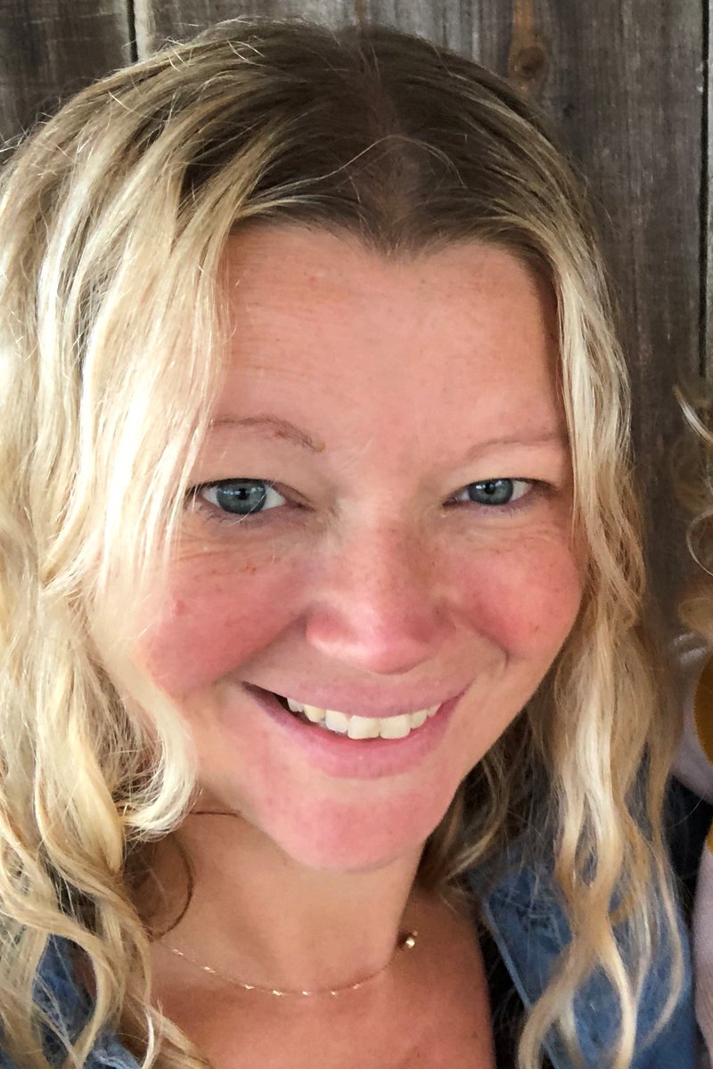 CTLOISE's tweet photo. CTL congratulates Dr. @LisaRomkey on the successful defense of her @OISEUofT dissertation titled “Instructor Goals and Practices Related to STSE (Science, Technology, Society and the Environment) In the Teaching of Undergraduate Engineering Students.”
🌎🛠️⚙️🔬🌳🎓🎉 #OISEGrad22 https://t.co/UGFl5kk8jr
