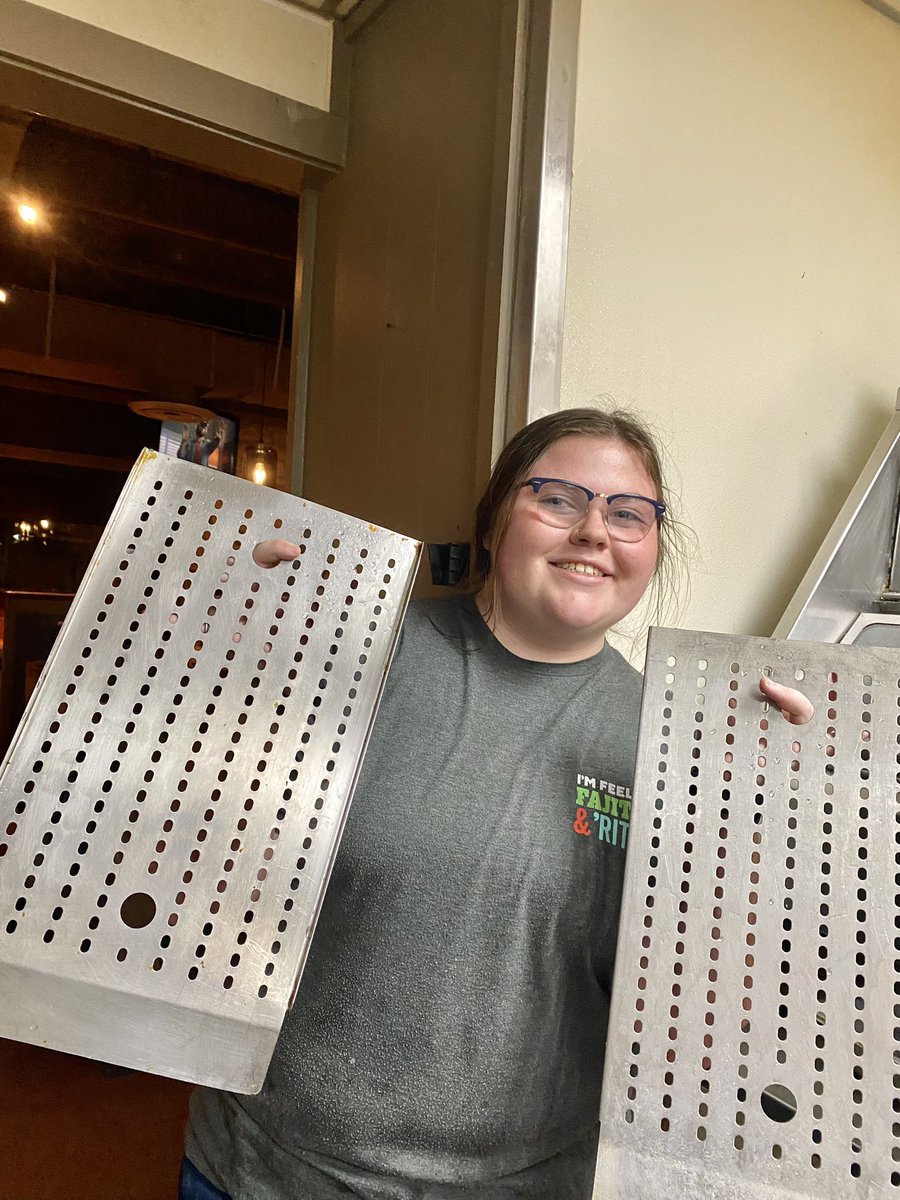 Abrianna details Chip machine!  Amazing!  Team WYLIE 991 in it!! @mk00625 <a href="/queenpalpal/">Lisa Willingham</a> <a href="/Chilis/">Chili's Grill & Bar</a>