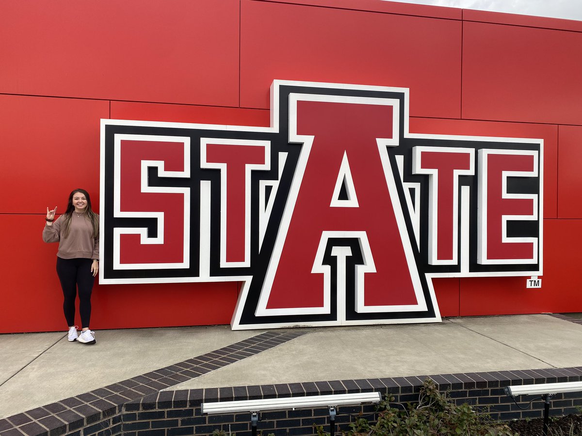 sarahmar10ez's tweet photo. After months of thoughts and prayers I’m blessed to say I’ll be continuing my volleyball career at Arkansas State University. Thank you to the people closest to me for supporting me throughout this whole process, I wouldn’t be here without any of you. Wolves up!🐺❤️ https://t.co/rsW3ULqDpq
