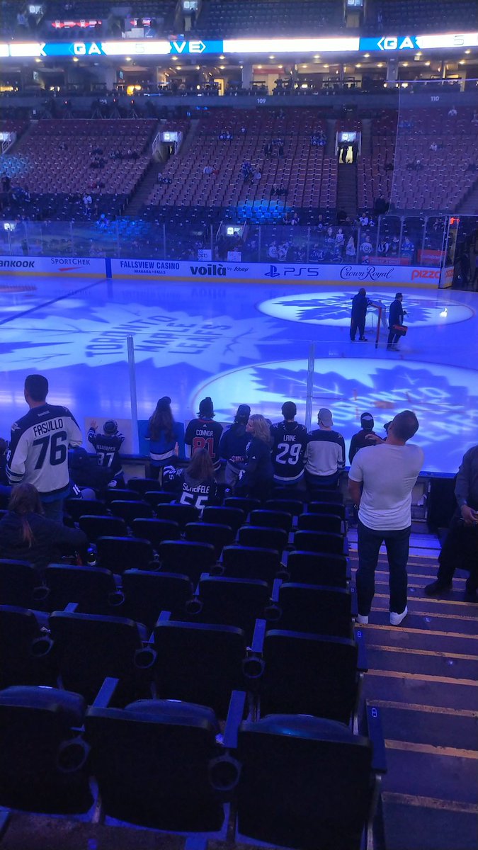 xthat_guyx's tweet photo. Large contingent of Jets fans here at Scotiabank Arena.  #GoJetsGo  hoping Hailey can get a puck, we've tried for 6 years, hopefully tonight will be magic. https://t.co/LNAAKlRpbt