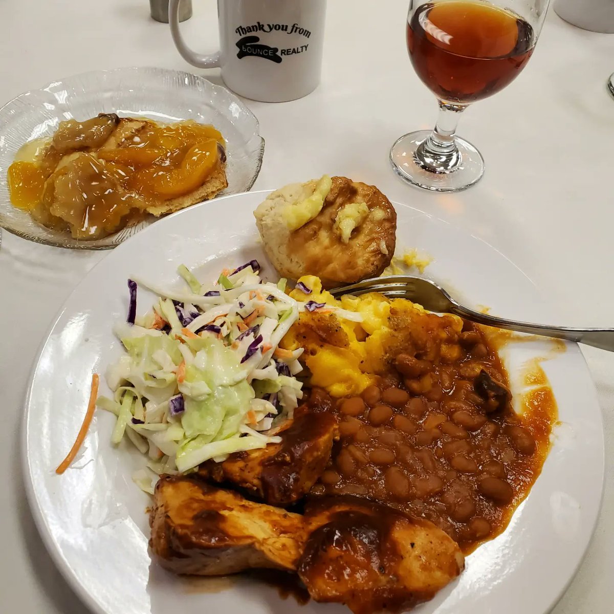 richardbounceRE's tweet photo. Bounce Realty Annual Awards Luncheon was today at Courtyard by Marriott Hesperia 🐇 Congratulations to Gladys Ruelas for getting Realtor of the Year for the 2nd year in a row!
#AwardsLuncheon
#BounceRealty https://t.co/dOQZhZu4NT