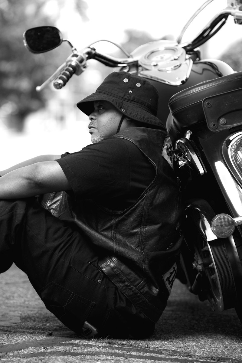 VehementVision1's tweet photo. Deep thoughts
#vehementvision #potraitphotographer #detroitphotographer #detroit #Michigan #bikelife #canonfavpic #monochromephotography https://t.co/NCMaL0bHfn
