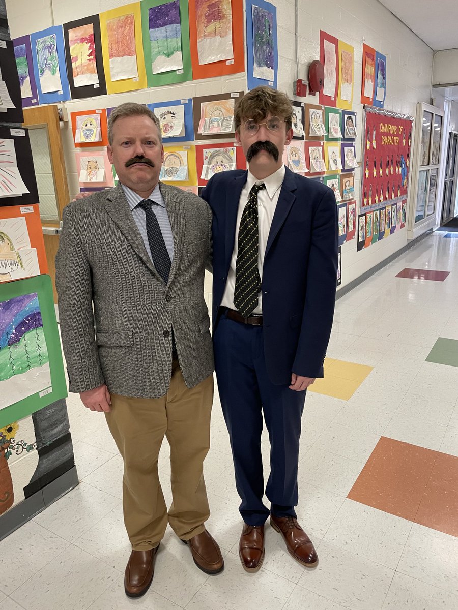 OysterBayHS's tweet photo. Will the real
Teddy Roosevelt
please stand up?
#SquareDeal https://t.co/xSE2YJVZM4