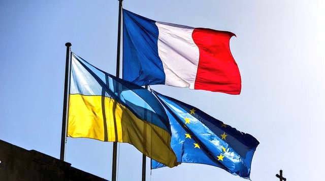 RKaaout's tweet photo. |● #CM2022 #SolidariteUkraine 

La solidarité n'a pas d'étiquette politique ce soir

Notre groupe politique a voté POUR la #subvention👇

➡️1500€ @UNICEF 
➡️1500€ @CroixRouge 
➡️1500€ @SecoursPop 

Saluons également la générosité des #ivryens pour les➡️13 palettes de dons 🙏🏻 https://t.co/hsWGooXRj7