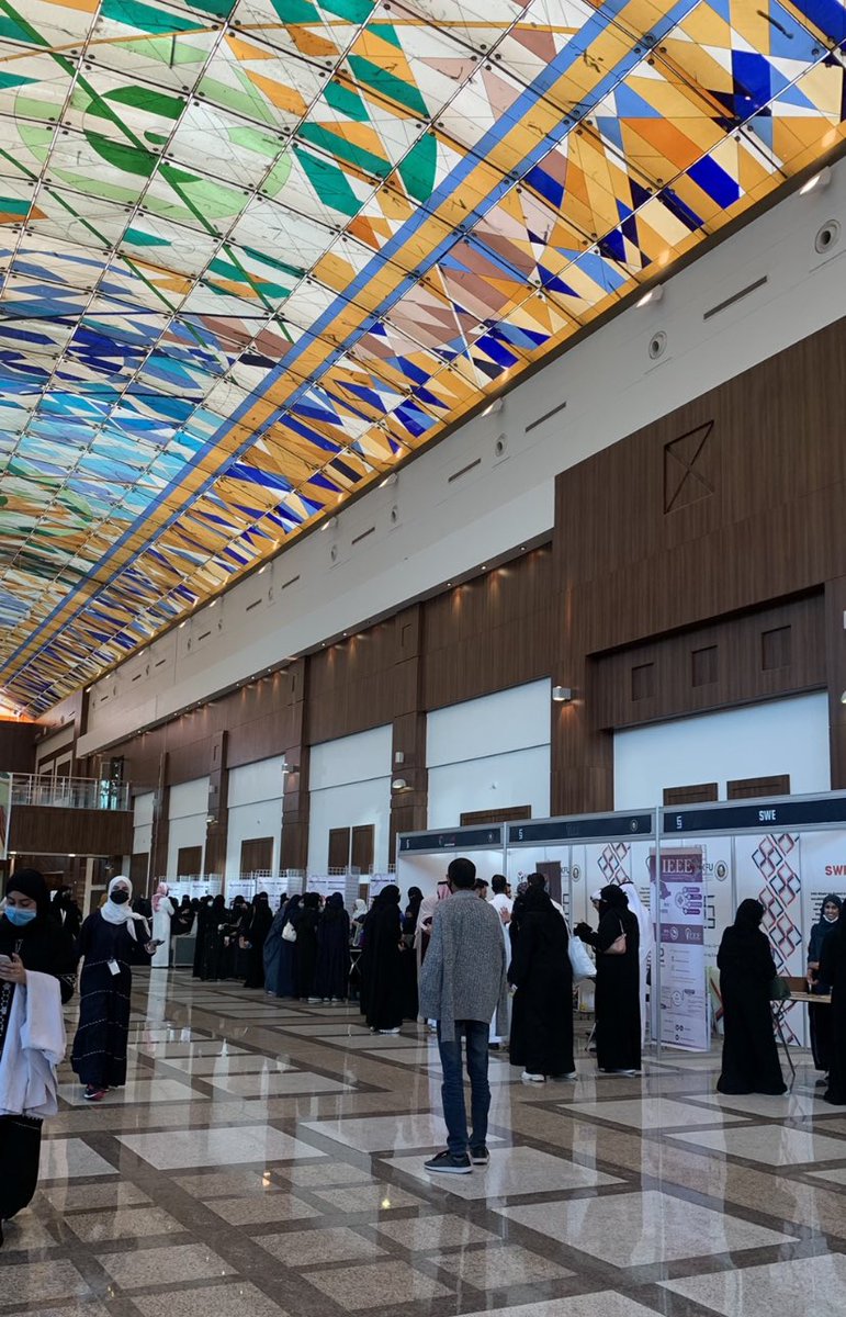 jo7en_3's tweet photo. بحمد الله تم مؤتمر لقاءات هندسية بعد عمل دام أشهر، شاكرة للفريق الرائع القائم على هذه الفعالية وكذلك لكلية الهندسة على دعمها الدائم💙💙
#EEncounters22
#لقاءات_هندسية٢٢ https://t.co/lGlLDKTc6k