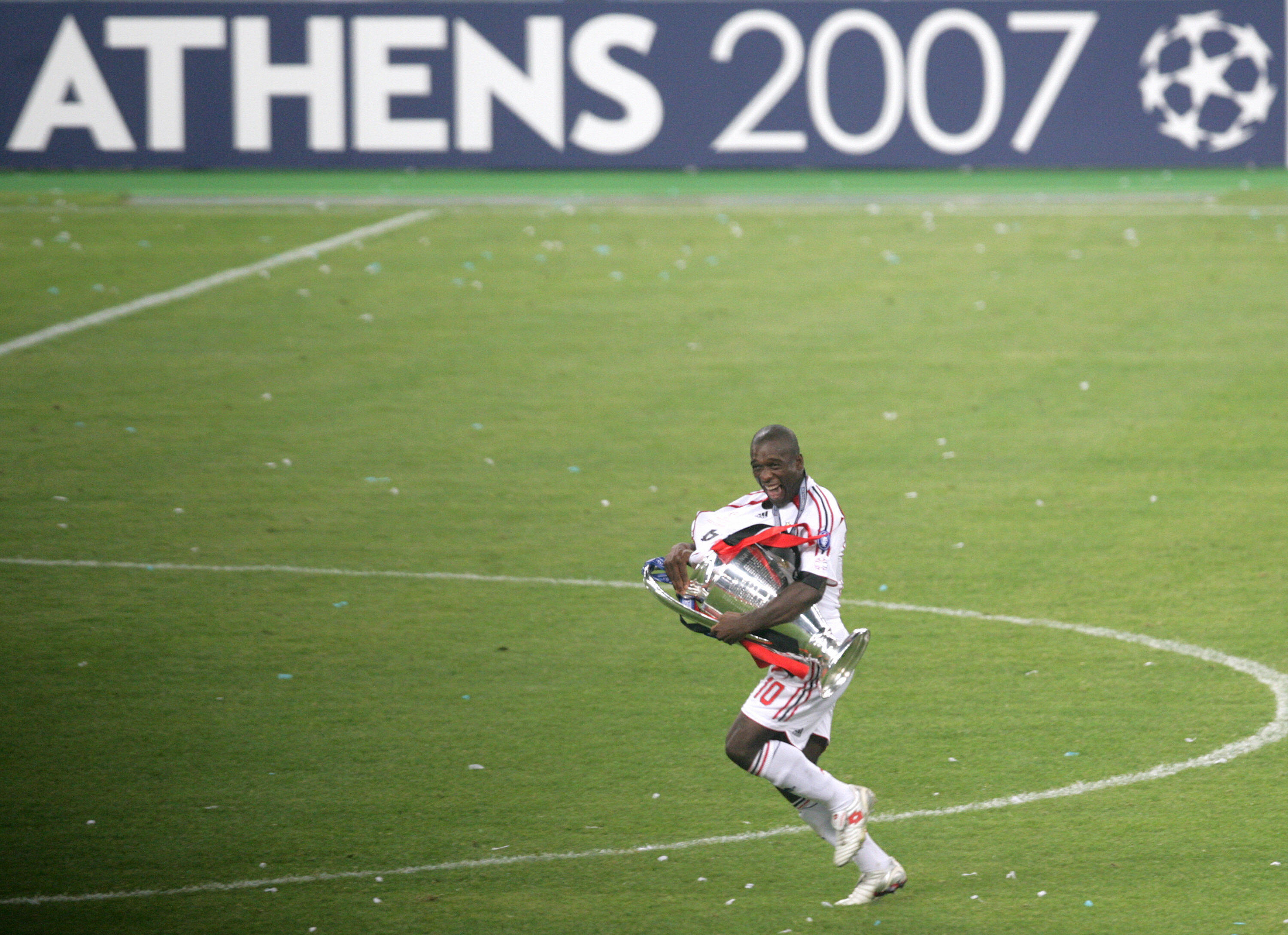 Happy birthday to Clarence Seedorf. The only player to win the Champions  league with 3 different clubs. : r/AjaxAmsterdam