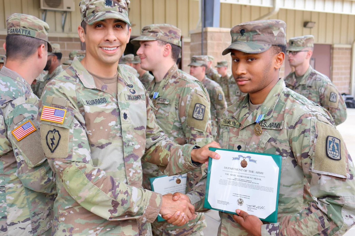 11thCSB's tweet photo. RECOGNIZING MISSION SUCCESS 🎉 

As Soldiers from the recent Army North Alaska command exercise return, over 50+ B Co @62dSignal were awarded with Army Achievement Medals to recognize their outstanding achievements while supporting the mission.

#Readiness | #AlwaysReady https://t.co/Hq1QxiyvmA