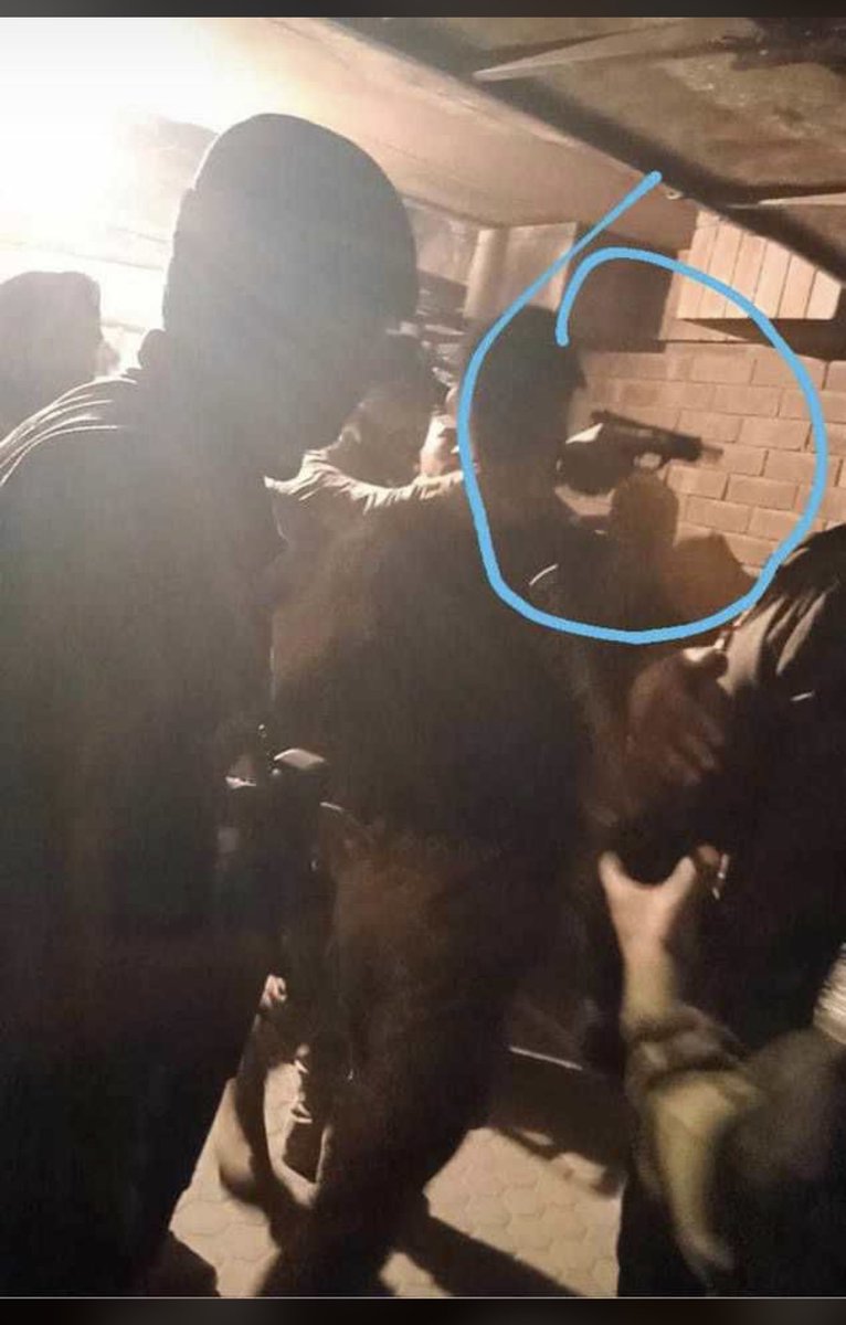 NousherLodhi's tweet photo. What is this behaviour @OfficialDGISPR  #DGISI https://t.co/6MGVAMAZro