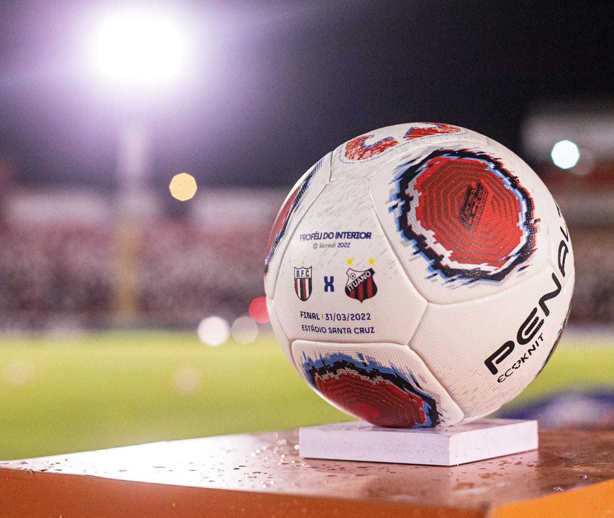 Paulistao's tweet photo. A BOLA VAI ROLAR!
Corre lá pro meu canal do YouTube que vai começar a decisão do Troféu do Interior!
Botafogo ou Ituano: quem leva o troféu para casa? 👀
📺💻 Youtube, Paulistão Play e Premiere
#FutebolPaulista #TrofeuDoInterior
📷Raul Ramos/Ag. Paulistão https://t.co/MtKdDPh20R
