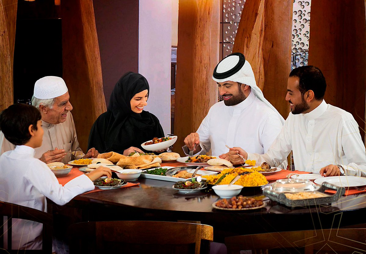 جمال رمضان هو روحانيته وكذلك التقارب العائلي حول مائدة الإفطار.تعال وانضم إلينا وتذوق اشهى الأطعمة الرمضانية مع خدمة من فئة الخمس نجوم واستمتع ببيئة مريحة ونظيفة وصحية مع عائلتك.
للاستفسارات والحجز اتصل على 00966145137800 تحويلة 1792
#InterContinentalLife #Madinah #Umrah #Ramadan