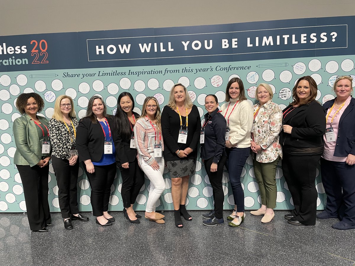 As we wrap up #womenshistory month, we recognize the women leading our dining division who shape our growth and innovation.  They attended <a href="/WFFHQ/">Women's Foodservice Forum</a> last week.  Celebrating and developing talent is vital to our success.  We're excited that we could participate!