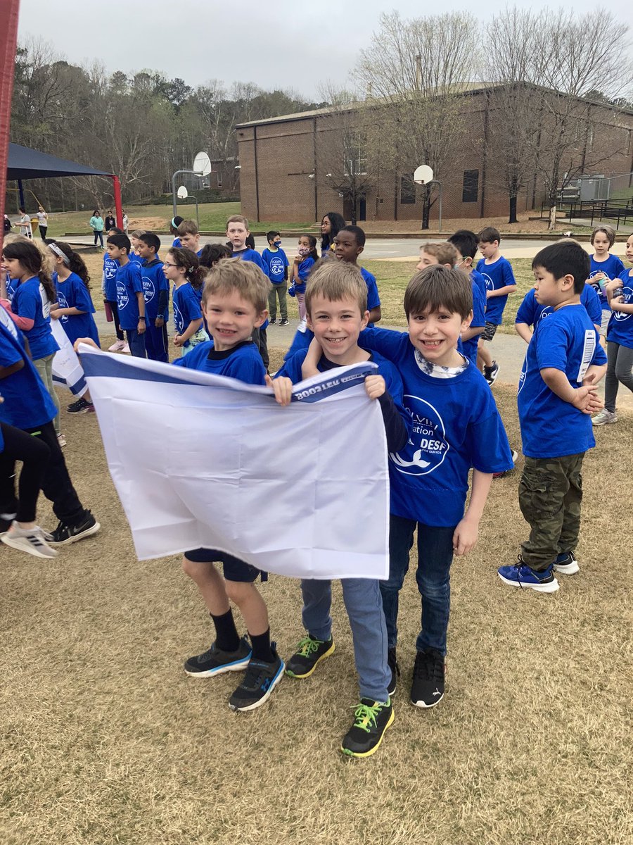 SheriMcmann's tweet photo. #DolvIncredible students were rock stars at the 2021-2022 #Boosterthon #FunRun !!!🥇🏆🎖 https://t.co/rXmNf8gSHt