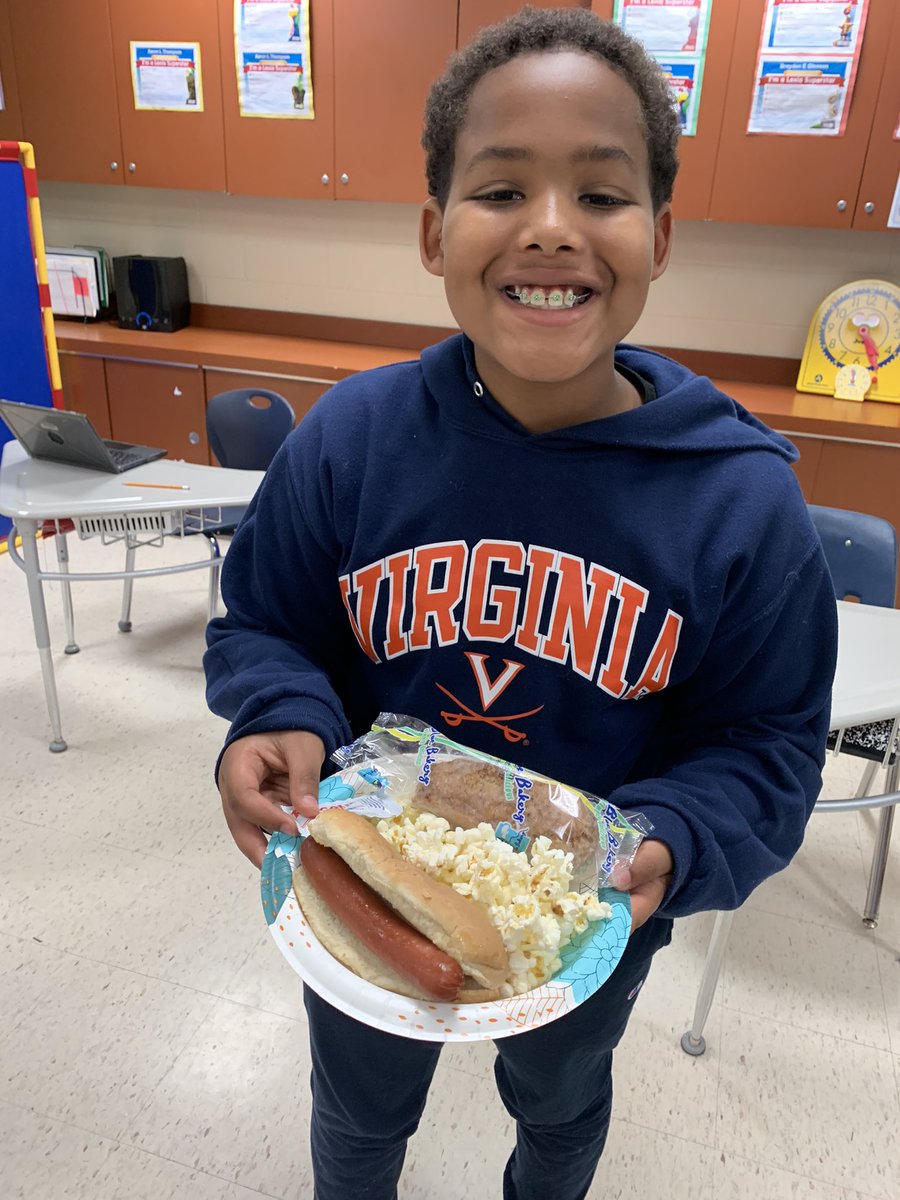 AmyLawCCPS's tweet photo. Late buses due to extreme weather? Not a problem when you keep food supplies in the freezer! No hangry campers here! @obgSTARS #oneCCPS https://t.co/URtACva9cj