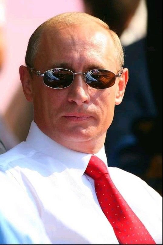 realDonatoTramp's tweet photo. #portaaporta Zio Vladimir per favore puoi invadere lo studio di vespa e deportarli tutti in Siberia sopratutto i due virologi del cazzo ? Grazie zio #putin https://t.co/jjyOK1oSC8