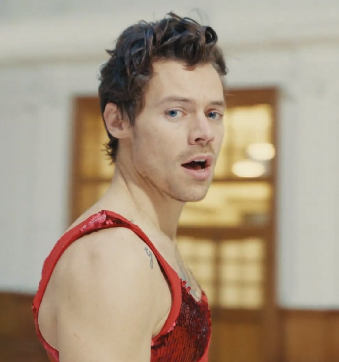 La canción, el traje rojo y sus ojos 
Amé todo #AsItWas