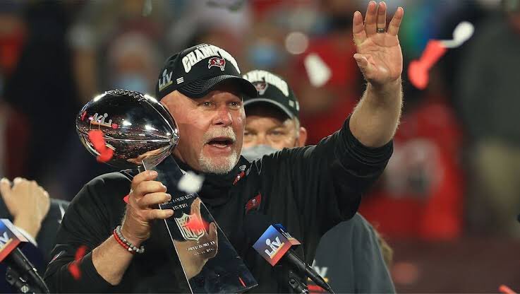 cprocuna's tweet photo. Bruce Arians:

“Varias personas me han preguntado, ¿por qué dejas la oportunidad de ir al Salón de la Fama y ganar otro Super Bowl? Porque me importa un carajo el Salón de la Fama... Cuando sabes que es el momento, es el momento”.

¿Ustedes qué dicen? https://t.co/iQGWmcZOJu