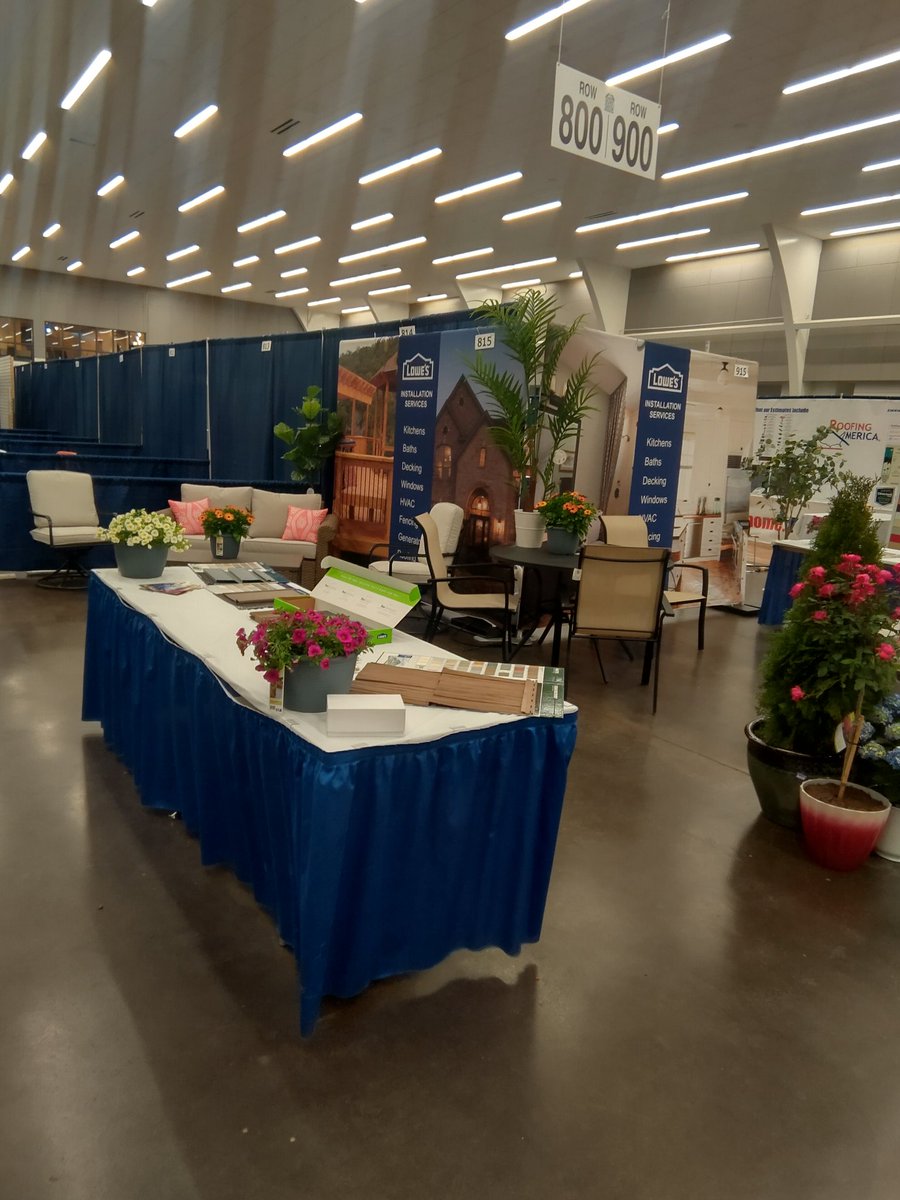 AshleySASM675's tweet photo. Getting prepared for the HomeShow at the Civic Center here in Charleston WV! Going to be a big weekend!!! #DRIVINGPIPELINE
@Brandon73676211 @JBBailey9 @BenitoKomadina @BlueBoxR1 @TylerSeijo @DebDearing @daleschmidtsr https://t.co/A9IldKnOQ9
