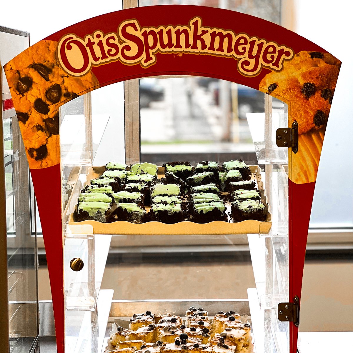 IlliniTowerUI's tweet photo. Illini Tower dining is making sweet things happen this spring!

.
#UIUC22 https://t.co/W728DCoSmN