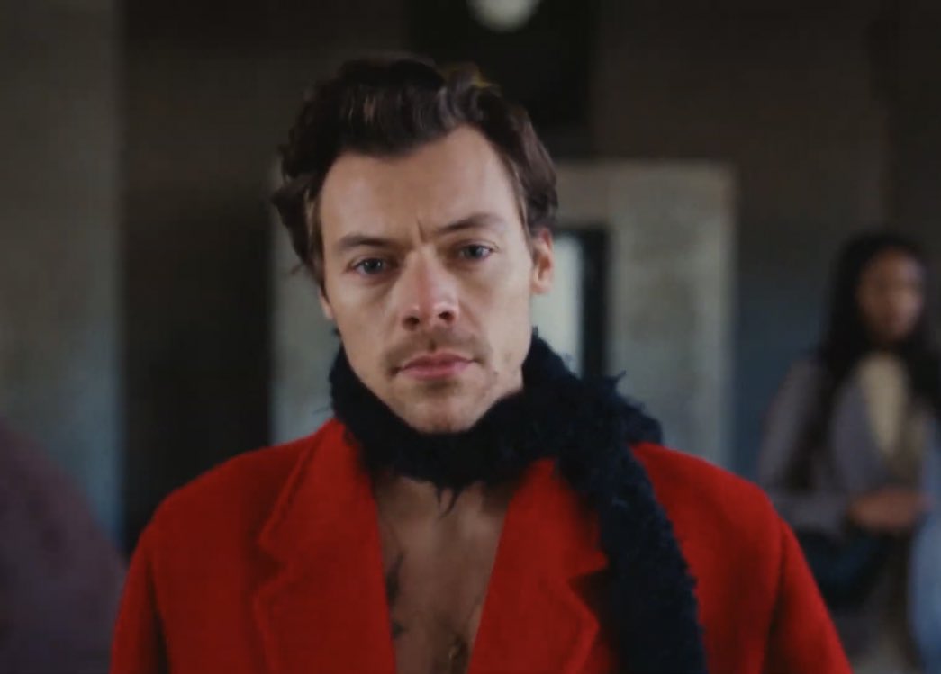 tracklist's tweet photo. ELE ESTÁ DE VOLTA! Harry Styles abre as portas da sua “casa” no clipe de #AsItWas, primeiro single do novo álbum do cantor. Contando com ótimos visuais, o videoclipe já está disponível no YouTube!

ASSISTA: https://t.co/HcROFDX9VX https://t.co/4j2TeYkV3T