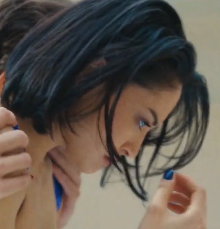 sunflwrharrylou's tweet photo. i just think that the woman in the music video having bright sea blue eyes is so beautiful https://t.co/I69jlak7D2