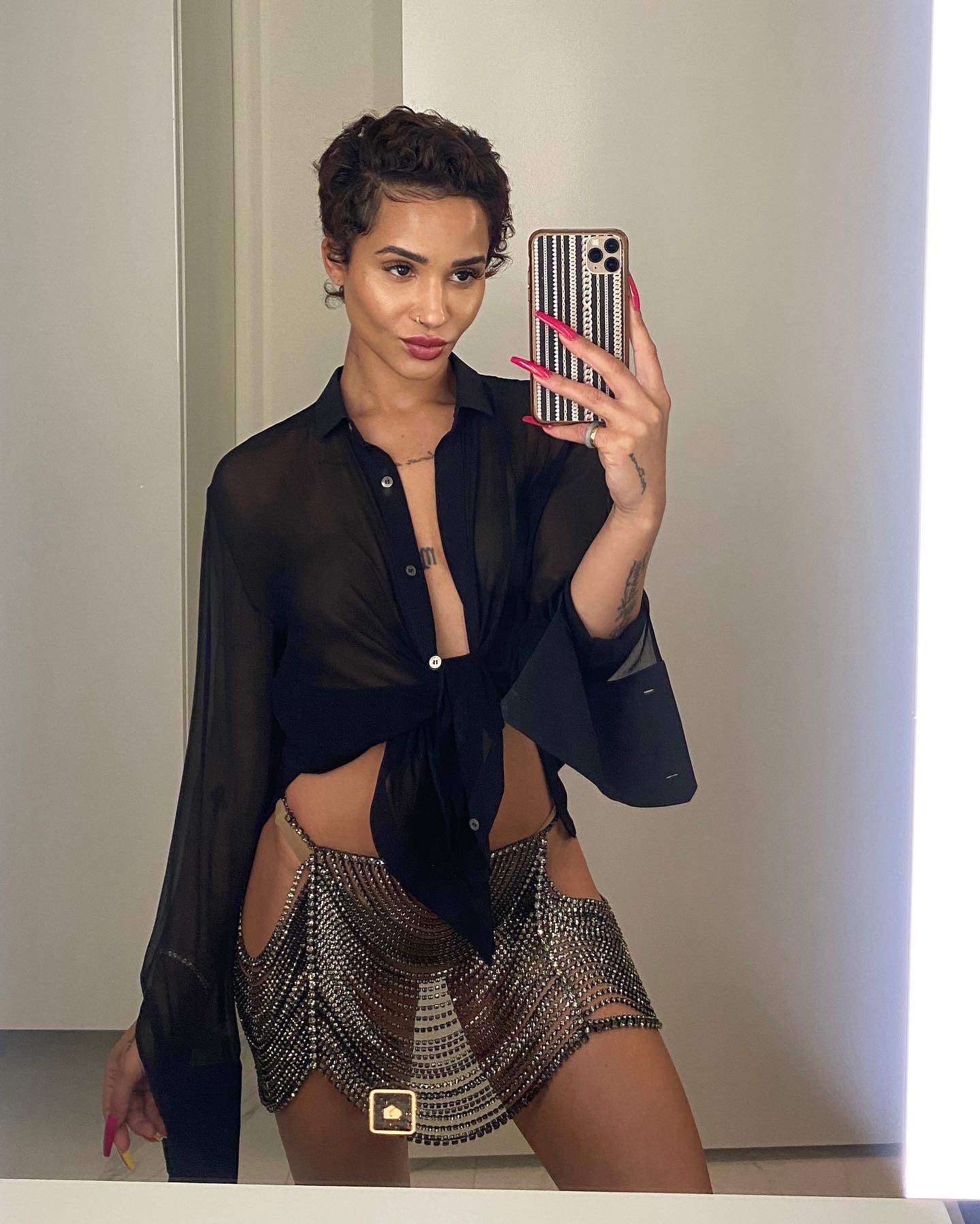 Tanaya Henry on X: "Black Scalloped Crystal Skirt from  https://t.co/nNF3cflDFP ✨ https://t.co/a9nMtl6uWD" / X