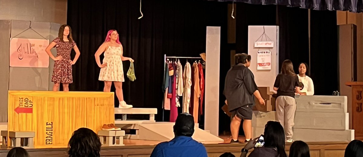 Brent_S_Draker's tweet image. Loved seeing these Jordan kids “acting” up! #oneactplay #JordanMSLegends #JordanReunited