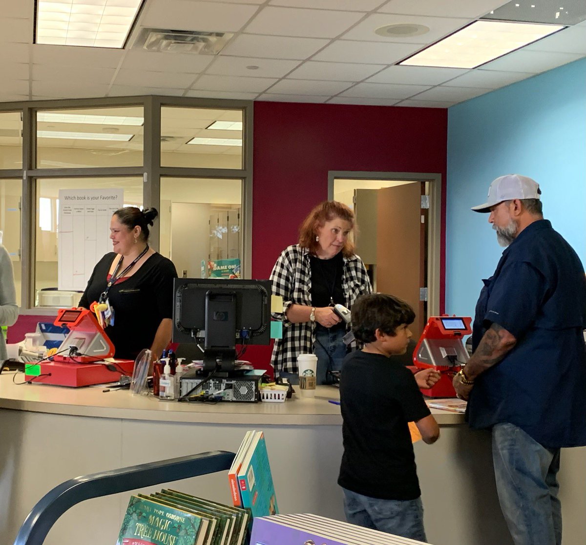 Muellerlibrary1's tweet photo. @Muellerlibrary1 @MuellerKISD #CampLearnAlot @KleinLibraries @KleinISD Having fun at our Camp Read A lot event! Bookfair is hoppinβ! π https://t.co/Vt40ur5mqx