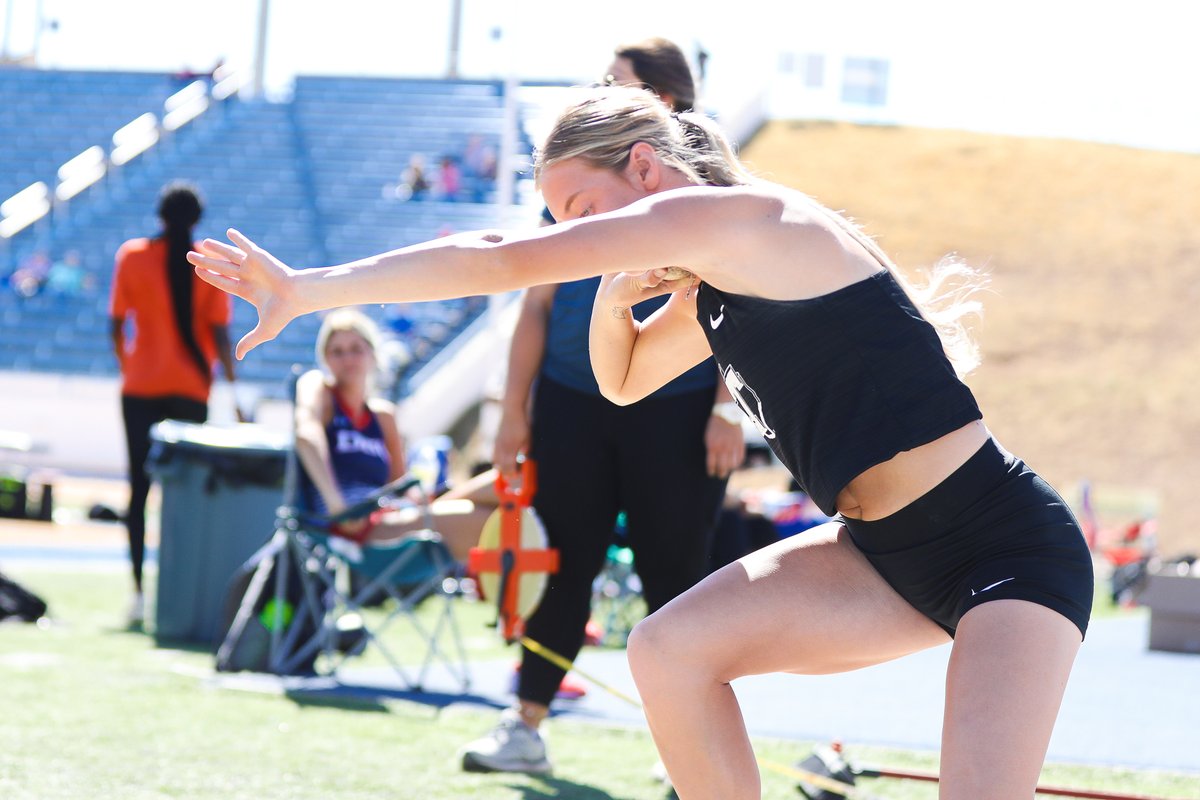 TarletonXCTrack's tweet photo. Rese's immense potential was on full display on Day 1️⃣ of the David Noble Relays 👏

· 2,492 points and in 11th place
· Four PR's (100m hurdles, high jump, shot put, 200m) and two top-10 finishes
· On pace to reach 4,000 points in her first career heptathlon 🔥

@ReseLesli https://t.co/UH4vVMtqw2