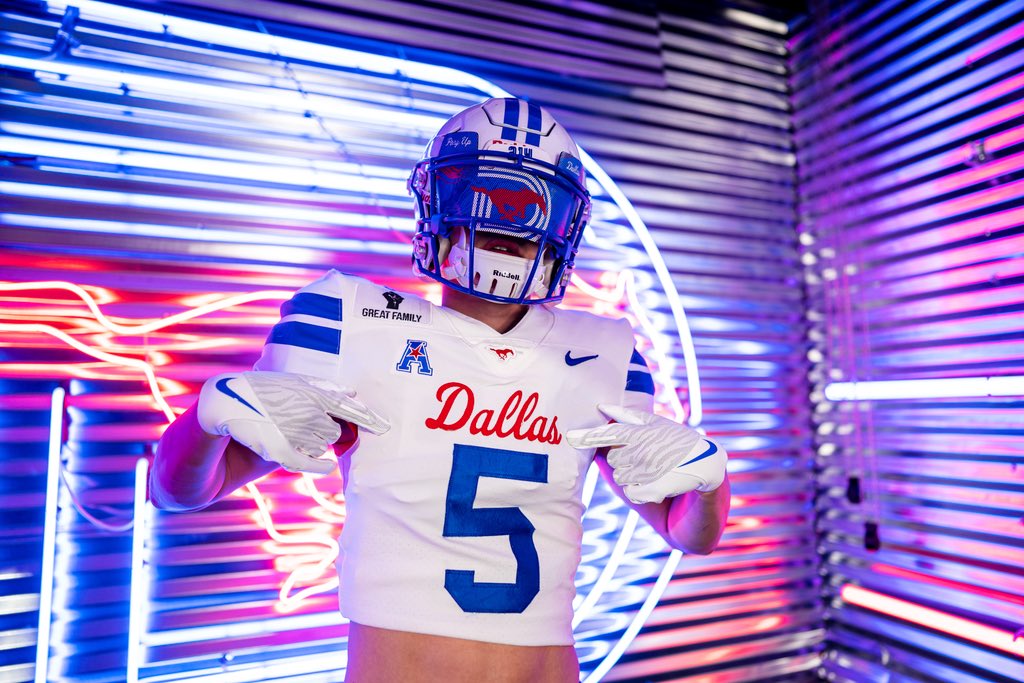 GraycenCash's tweet photo. Had a great time visiting SMU Football! Thank you @rhettlashlee @CoachKyleCooper @CoachRobLikens @RogersMountieFB https://t.co/mACl3qqo1h