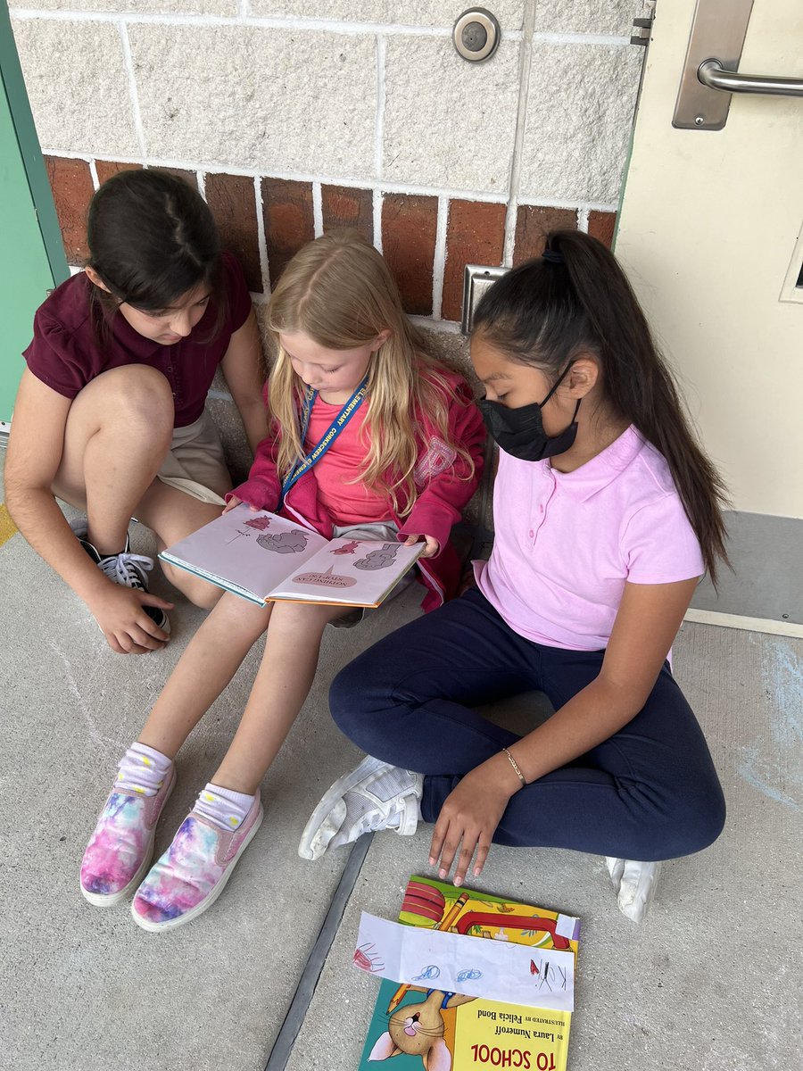 MsShapiroPSE's tweet photo. We loved getting to meet our 1st grade buddy classroom today! Thanks Ms. Carman for letting us read and take reading counts test with your students! 📚😊 @CESCorkyBear https://t.co/ffX0rjV2dk