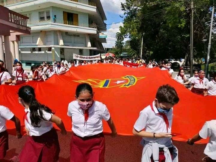 UjcCmg's tweet photo. Los Pioneros siendo los primeros 
#60UJC https://t.co/oY7mwif2FA