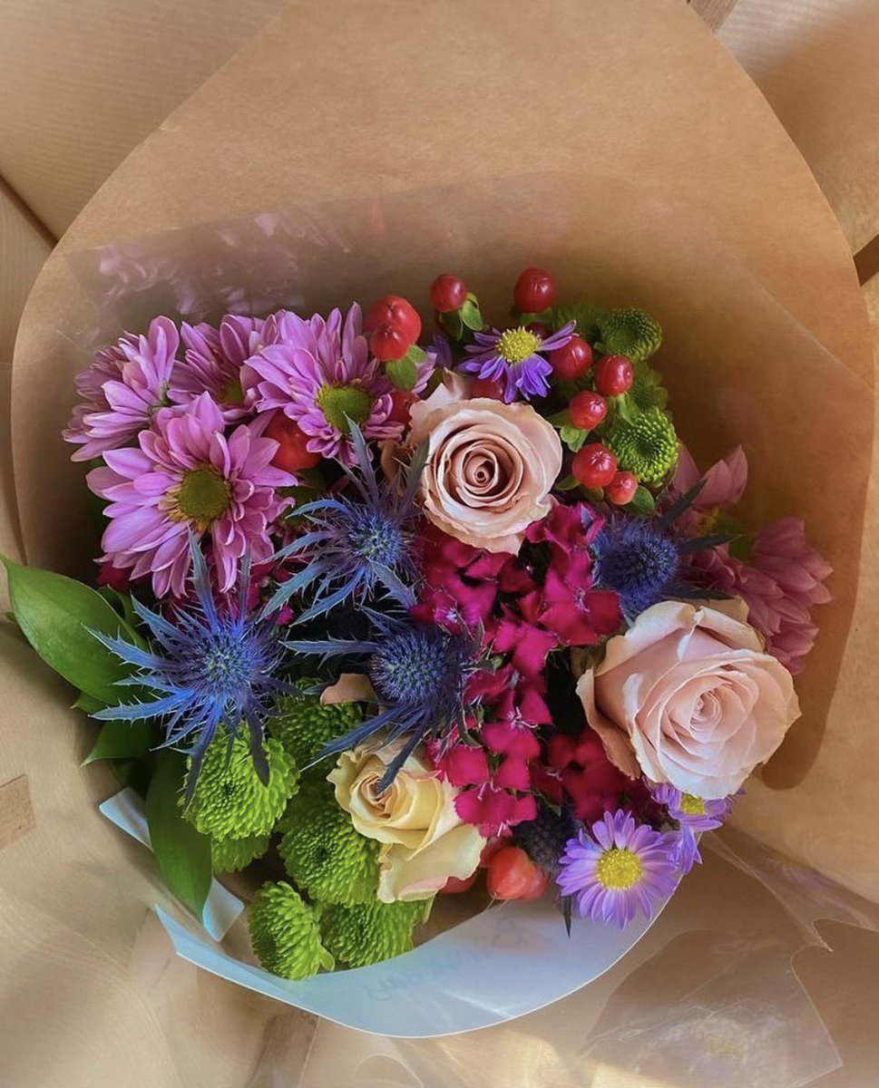 sumiixv's tweet photo. To me, Flowers are happiness ♥️ https://t.co/zXcvpogpRG