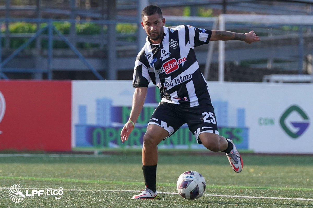 LPFpanama's tweet photo. 🧙🏼♂️ᖇIᑕᕼᗩᖇᗪ ᖇOᗪᖇIGᑌEᘔ 🧙🏼♂️
Control, pegada y clase del mediocentro taurino.
Ebenezer ✌🏼
#LaNuevaEra #RichardRodriguez #TauroFC https://t.co/WdVB5FadAR