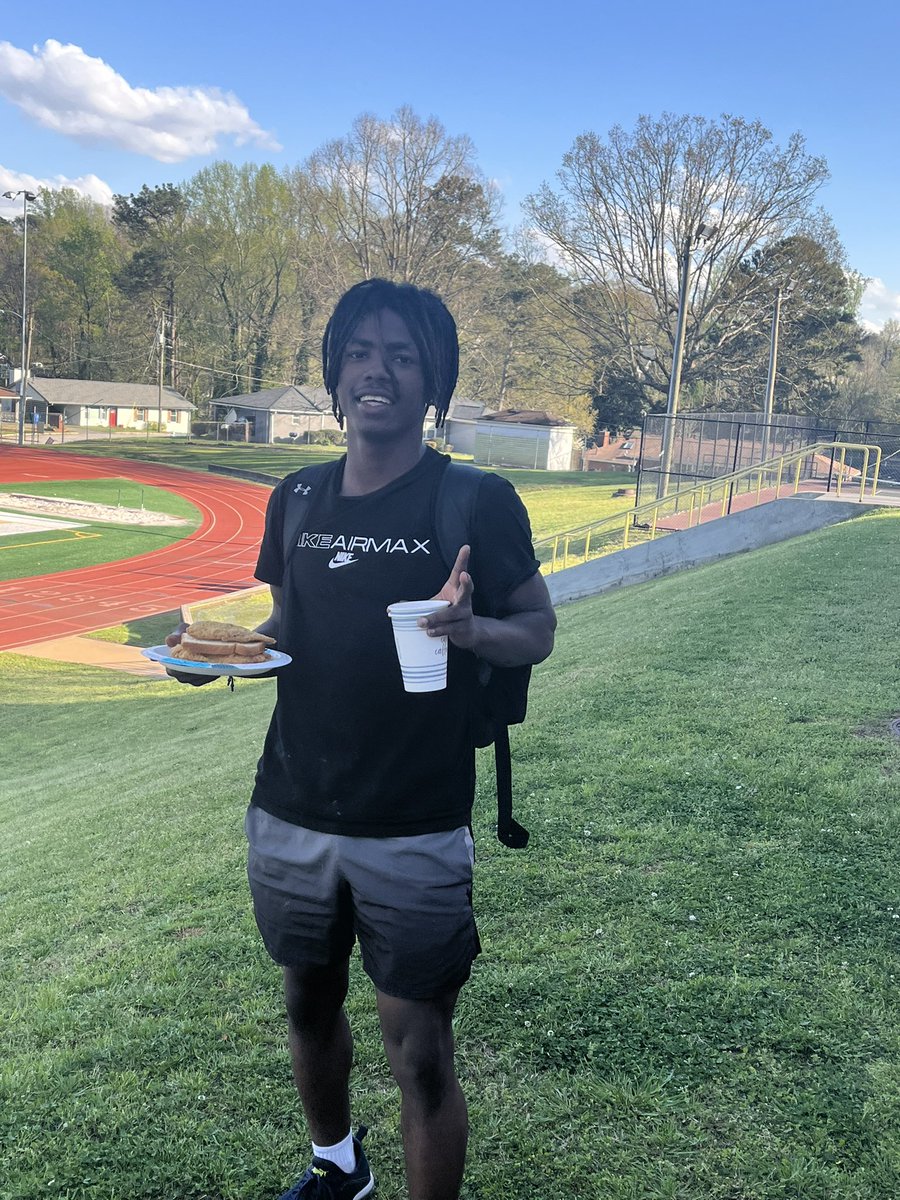 CoachAllen_FDHS's tweet photo. Shout out to Coach Ellerbee and our Athletic Trainer for celebrating our track athletes. Fish, fries, and hot dogs on deck. We see the smiles! The Astro Way! #rewardthepositive #BeGreat. https://t.co/OQ15SAPmOG