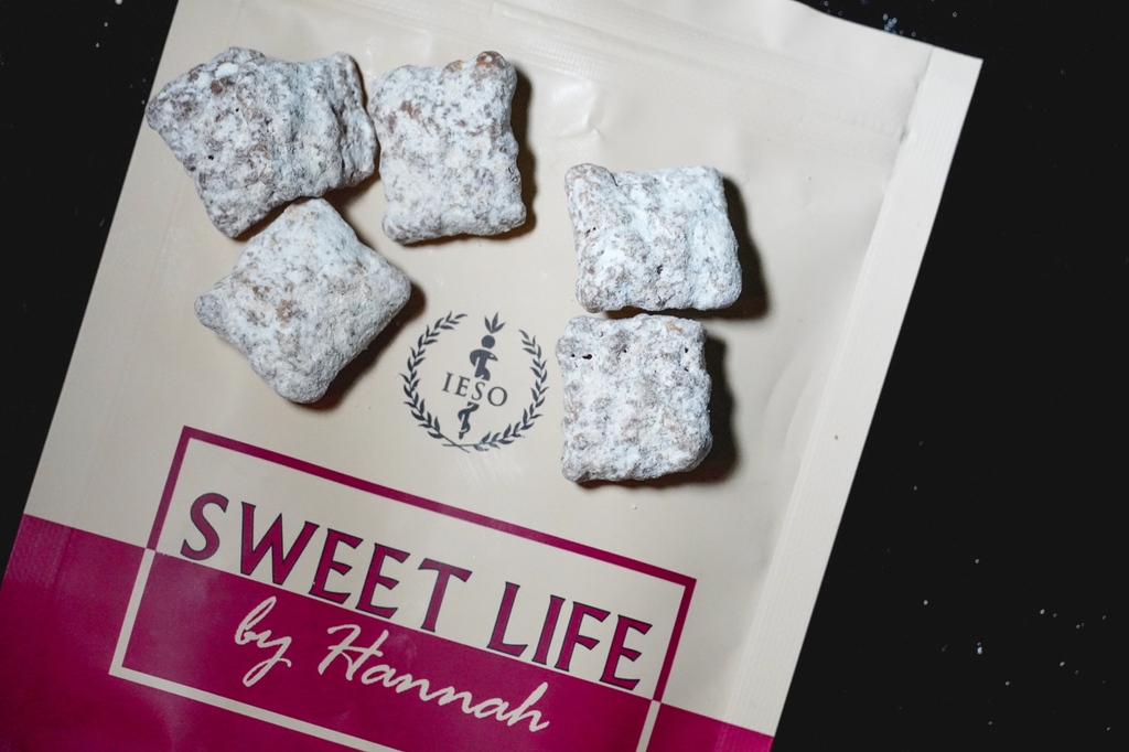 HatchDispensary's tweet photo. Our friends at @iesoillinois said, "We heard you like Muddy Buddies so we decided to make them more LIT." Sweet Life by Hannah tastes too good to be true. #GoHatch https://t.co/4FWrtBvIBN