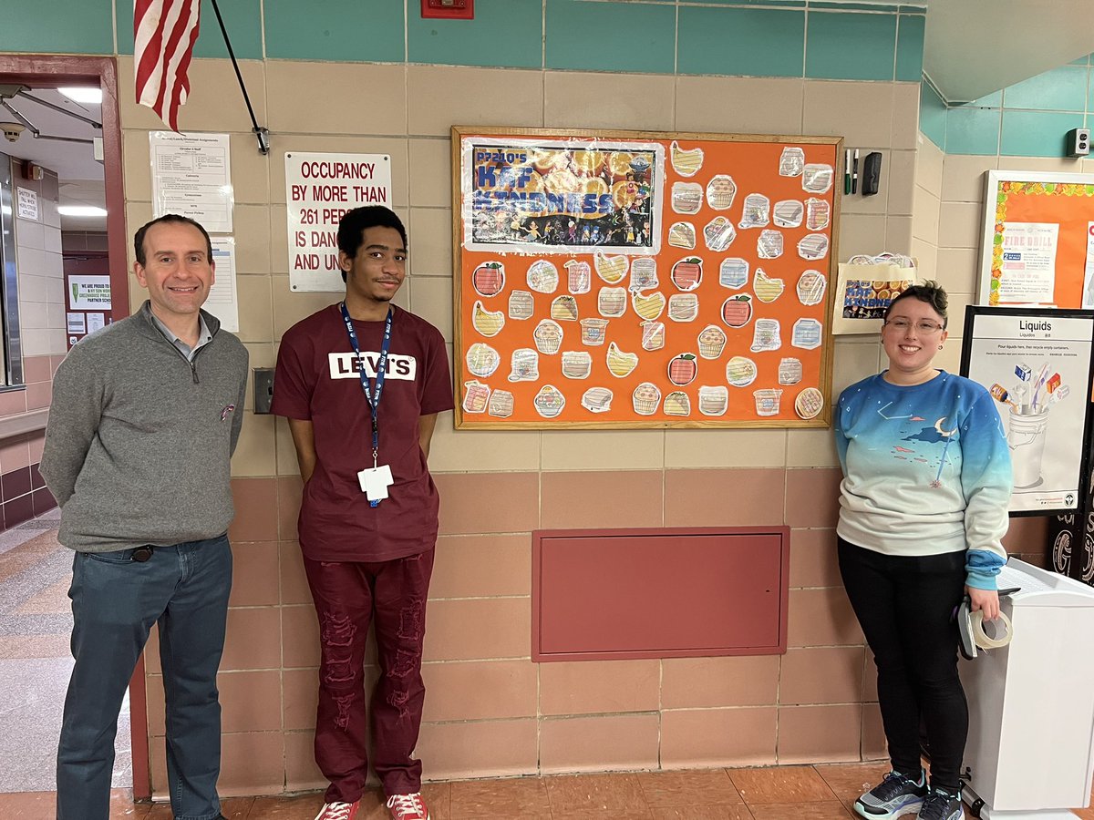 P721Q's tweet image. Thank you to Mr. Markovitz, Ms. Inesta and student Antwon for collaborating in the creation of the 721Q KAF KINDNESS BOARD. If you see an act of kindness in the cafeteria, please give a shout-out to that student. 🦅#KindnessIsContagious