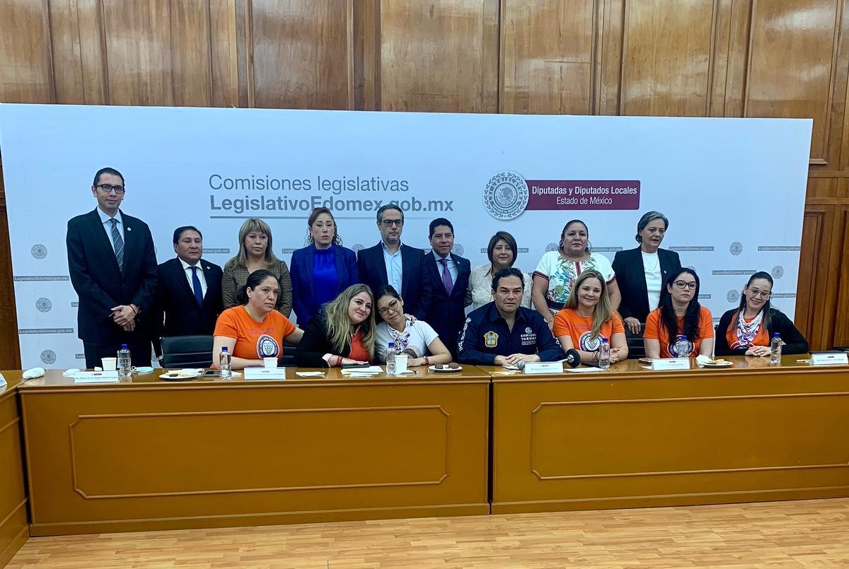 FNCVVICARIA's tweet photo. El día de hoy empezamos a hacer historia en el Estado de México… 

No tenemos manera de expresar nuestro agradecimiento al diputado @EnriqueVargasdV a la diputada @IngridKSC y Laura Ramírez por la increíble oportunidad de podernos reunir con ustedes, hablar de esta problemática https://t.co/B3L52EFCLj