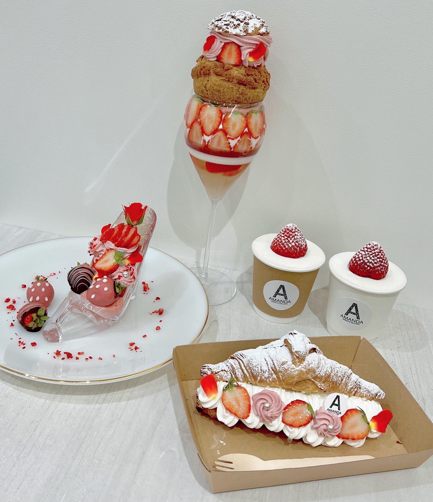 ほしのまりあ 4月3日にリニューアルオープンする スイーツギャラリーアマンダさんの レセプションに行ってきました 私が看板モデルもやらせてもらってます 美味しいケーキたくさんあるので みなさんもぜひ 名古屋市中村区佐古前町 営業時間 10