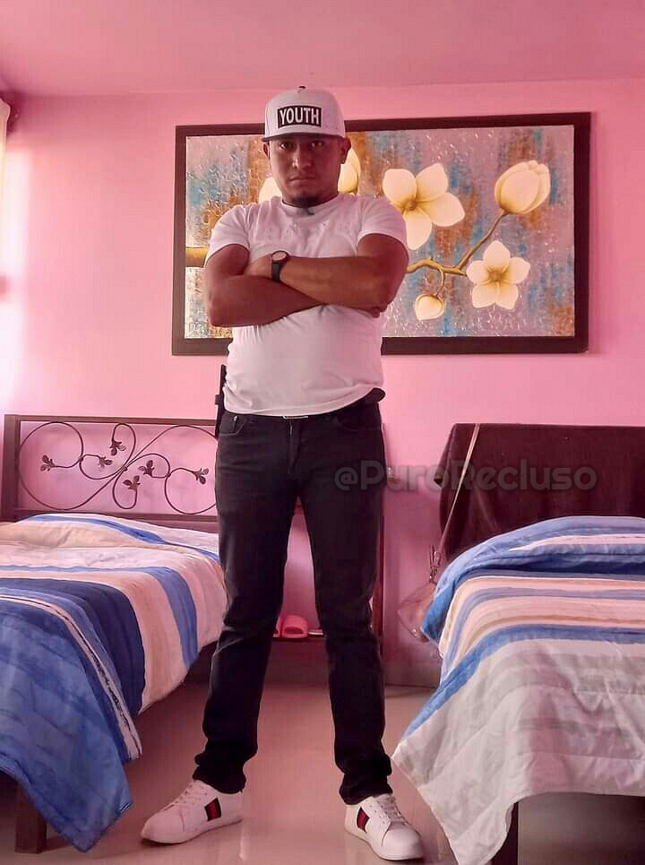 PuroRecluso's tweet photo. _______________________
🔥 ABEL RODRÍGUEZ🔥

Trabajo como guardia en el penal...

Dónde le ven la pinta de maloso
Es todo un macho dominante en la cama, le encanta que sea sumis@.

Síguenos @PuroRecluso
❤️✓
🔂✓ https://t.co/wxVsvoVBGQ