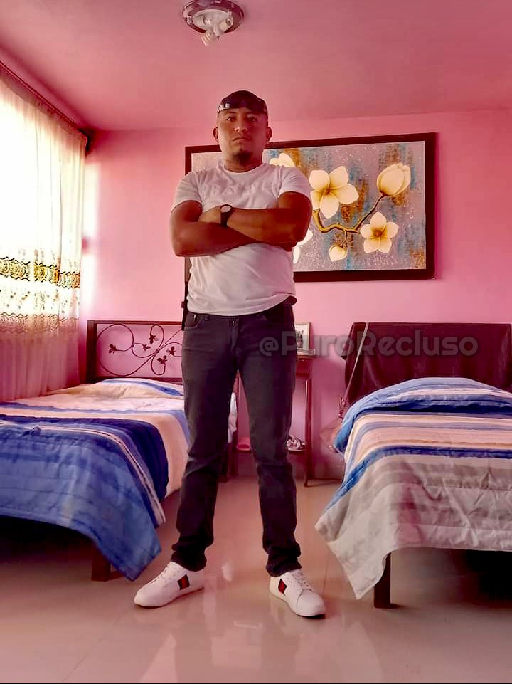 PuroRecluso's tweet photo. _______________________
🔥 ABEL RODRÍGUEZ🔥

Trabajo como guardia en el penal...

Dónde le ven la pinta de maloso
Es todo un macho dominante en la cama, le encanta que sea sumis@.

Síguenos @PuroRecluso
❤️✓
🔂✓ https://t.co/wxVsvoVBGQ