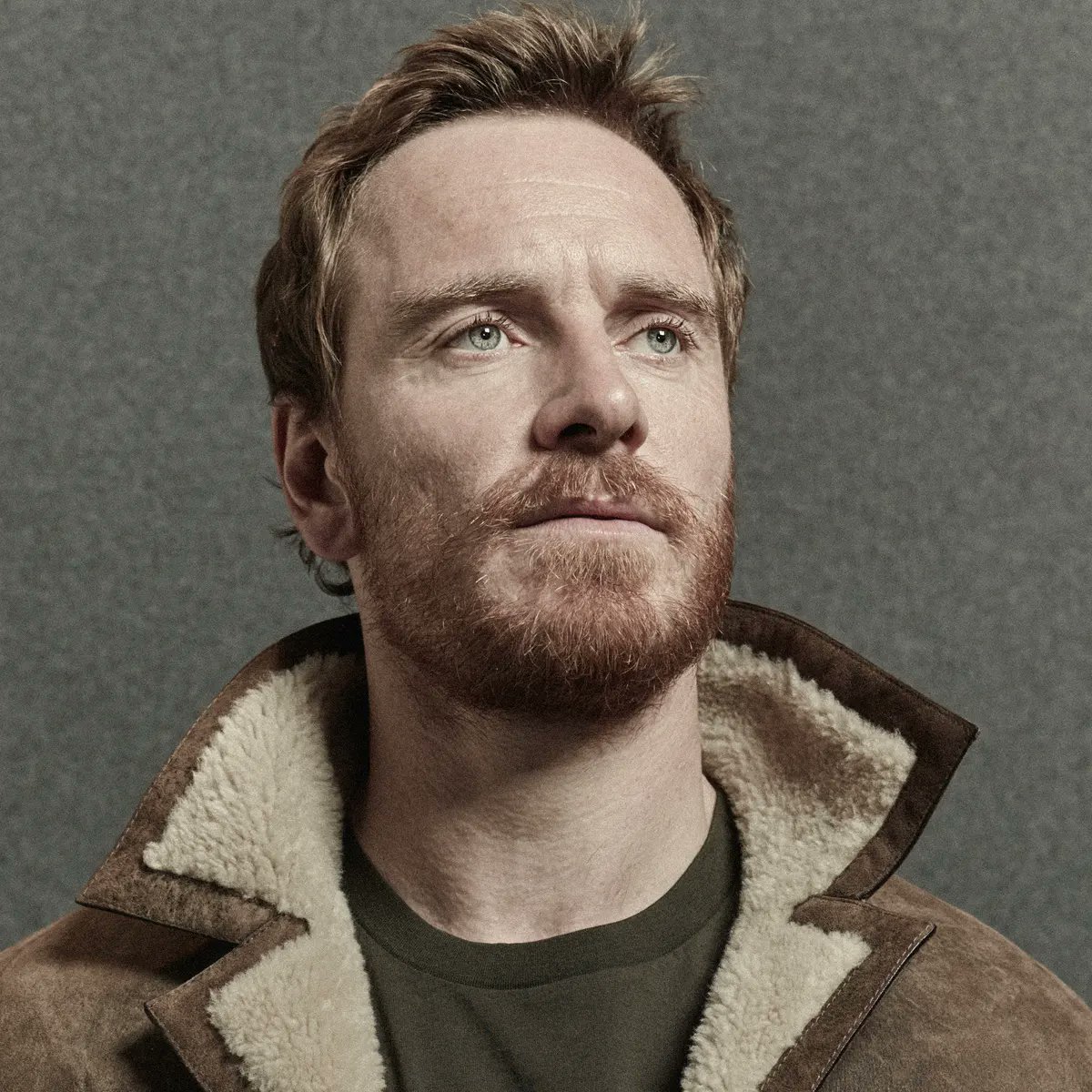 Alb34991995's tweet photo. TwitterOff demain donc, avec un jour d'avance, bon anniversaire à #MichaelFassbender, acteur germano-irlandais très talentueux qui n'a pas finit de nous surprendre
Et, sans contexte, homme le plus sexy de la planète actuellement (élu par moi à l’unanimité)
#RedIsBeautiful https://t.co/YJoIyFlZdA