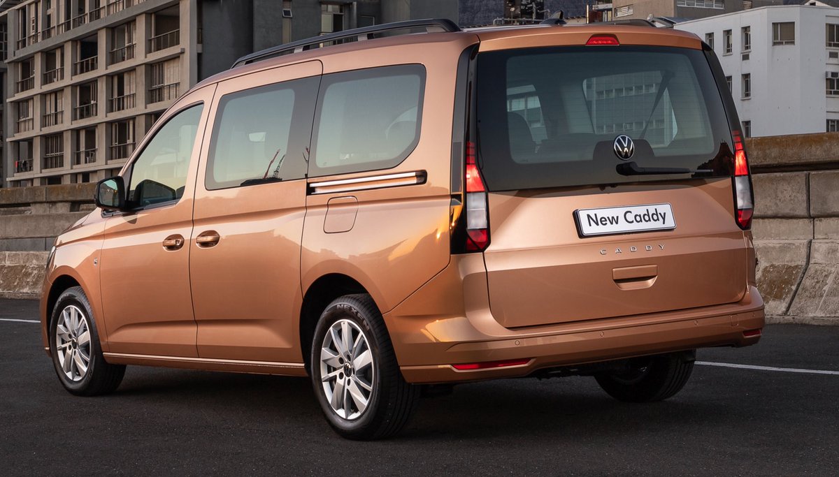 mtura712's tweet photo. With horizontally concave surface above the side sills. The dynamism of the design is strengthened by the flared wings,roof rails are only found as standard in the Caddy derivative, with 16 inch alloys in the range and steel wheels for the working type Caddy Cargo.  #Caddy5 https://t.co/lg3Bt5eGms