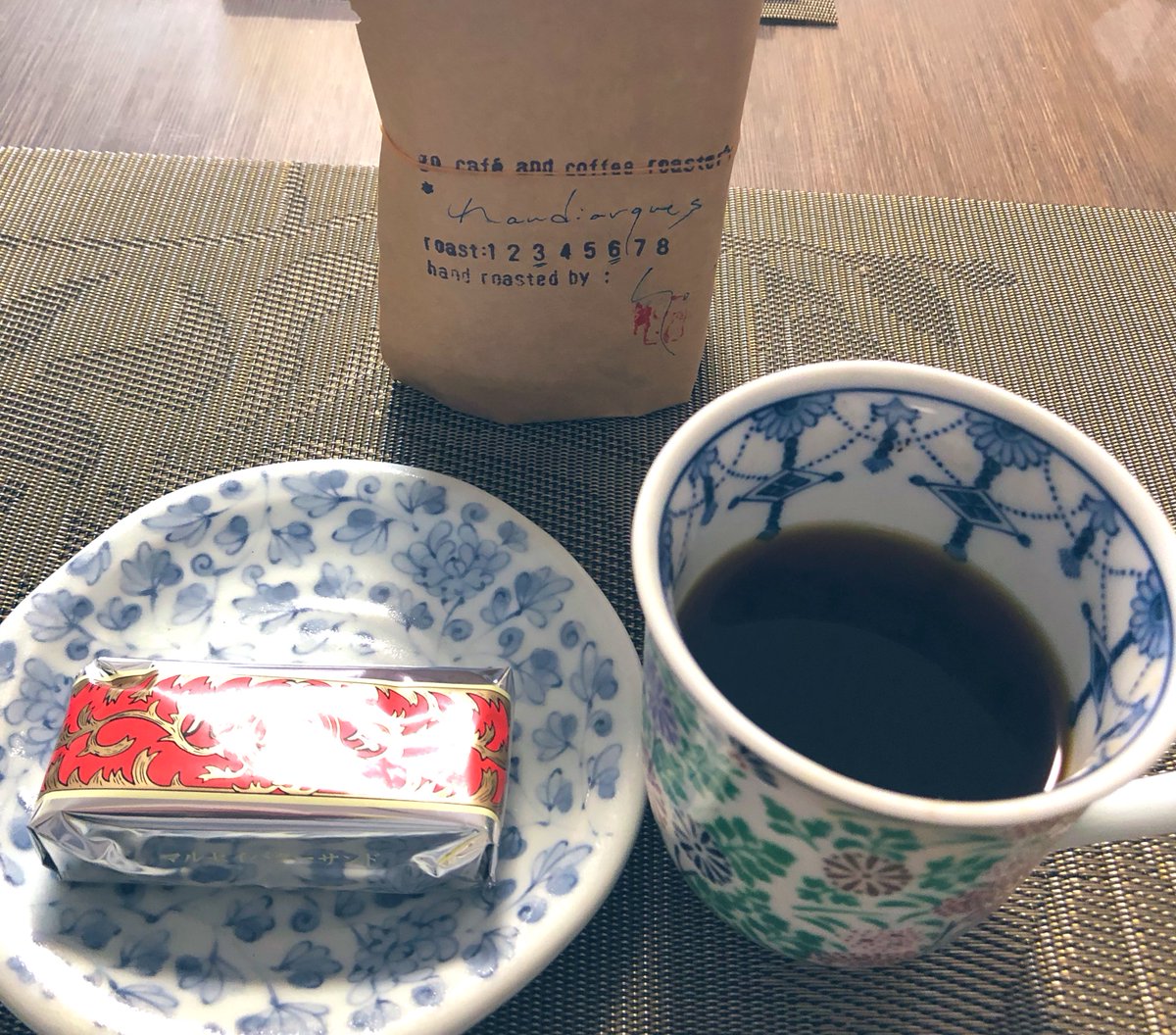 oiranonoriko's tweet photo. そしてコーヒーブレイク☕️
GOさん@_gocafe のところの。
ブレンMandiargues(マンディアルグ)は初めて。
しっかりした味でおやつのお供にはいい。
もう一種のコロンビア マグダレナ エル アギラ農園 エクセルソ ウォッシュト オーガニックはまたのお楽しみとします。
#gocafe https://t.co/SAIDYCDrB6