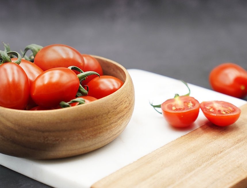 방울도마도팝니다. 
2kg 마넌… 연락은 안돼요…