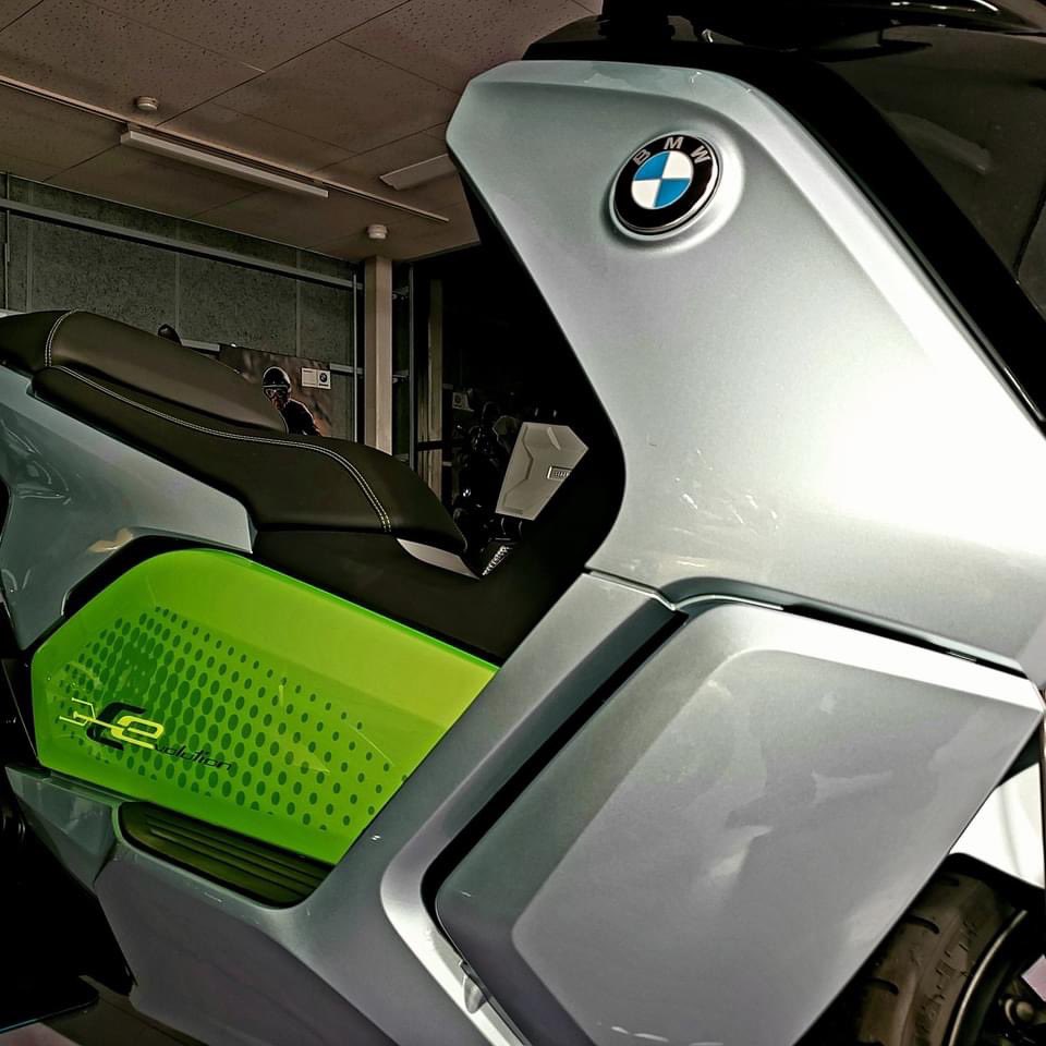 BMWMOTORRADDATZ's tweet image. #BMW認定中古車 が入荷しました🏍

#G310GS #CEVOLUTION #R1250RS
などなど🥰

ご興味のある車両がございましたら、
お早めにお問い合わせください🌼