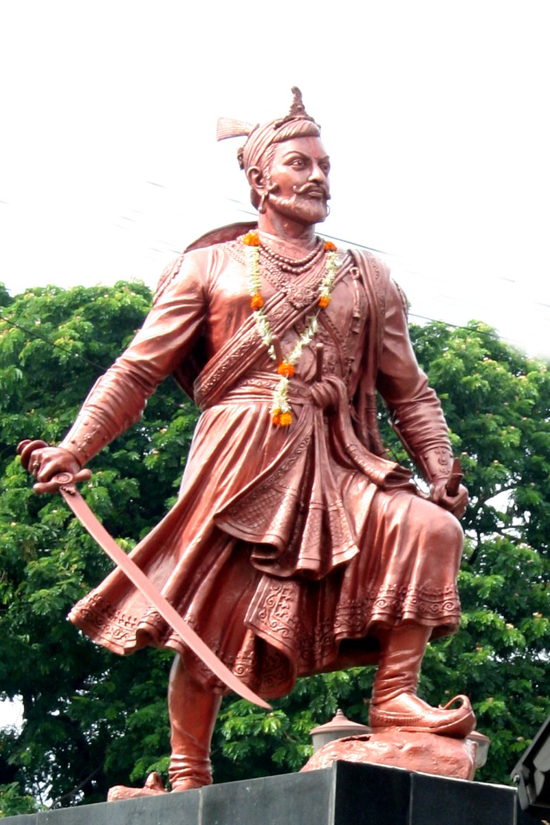 AdwaitJoshi26's tweet photo. इथे ओशाळला मृत्यू
छत्रपती शिवरायांचा वारसा समर्थपणे सांभाळणारे; धर्म परिवर्तन करून मुसलमान होण्यासाठी औरंगजेबाने दिलेली सारी प्रलोभने ठुकरावून,  अनन्वित अत्याचारांना त���ंड देऊन हिंदू धर्म न सोडणाऱ्या धर्मवीर छत्रपती संभाजी महाराजांना बलिदान दिनी शतकोटी वंदन 🙏🚩 https://t.co/LQqQwk4FMB